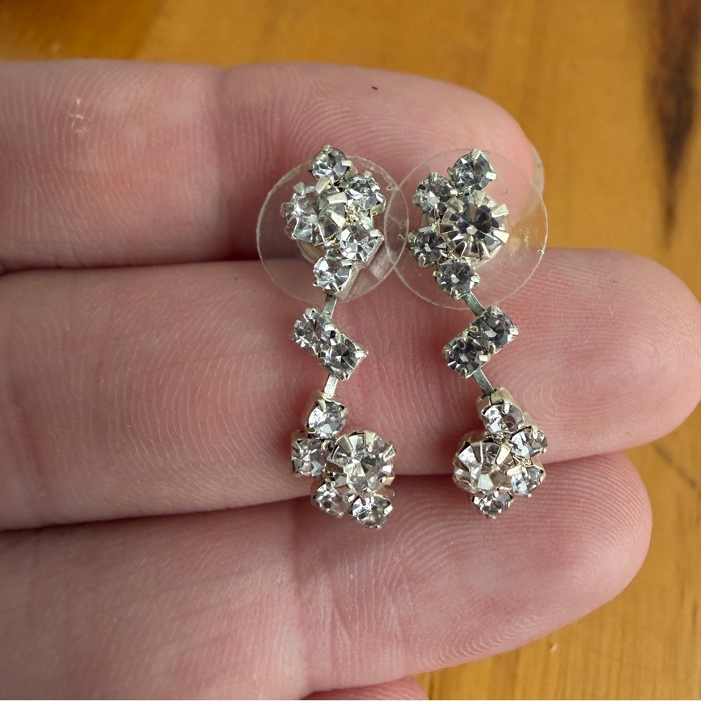 Silver color rhinestone dangle earrings‎